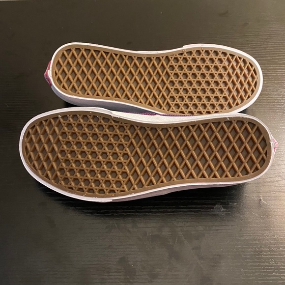 New Women’s Size 7 Magenta Shimmer VANS - Picture 4 of 4